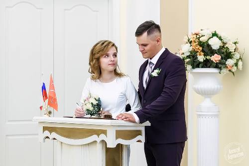 Зал торжественных регистраций ЗАГС Калининского района. Свадебный фотограф в Санкт-Петербурге Алексей Вертолетов.