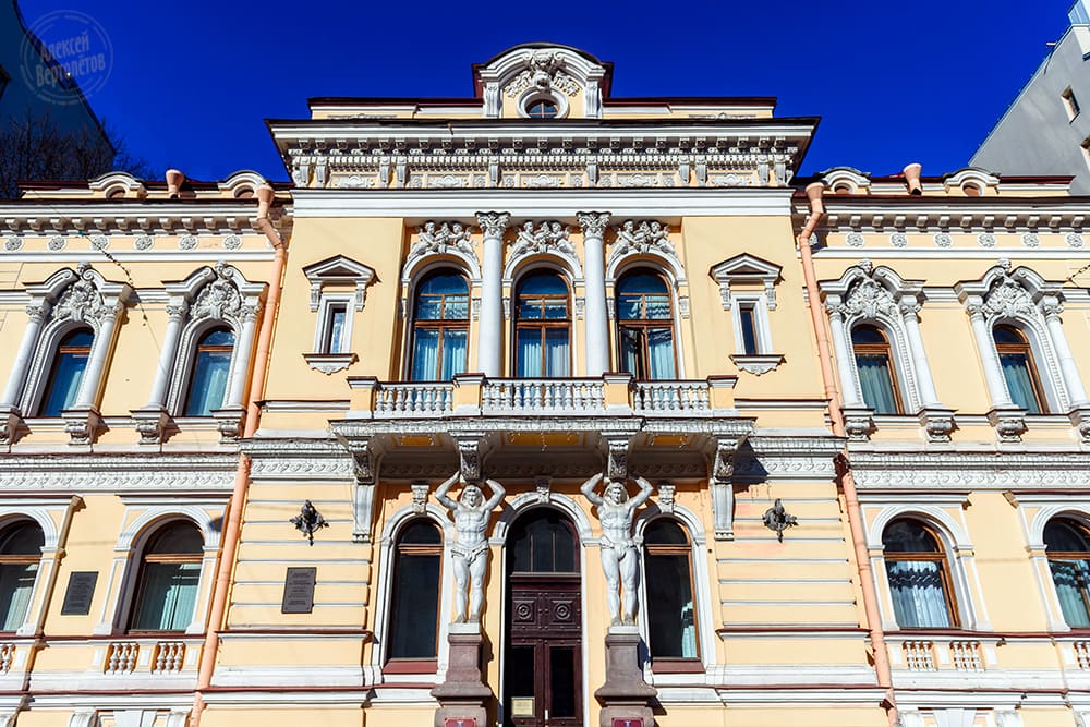 Дворец Малютка на Фурштатской улице. Свадебный фотограф в Санкт-Петербурге Алексей Вертолетов.